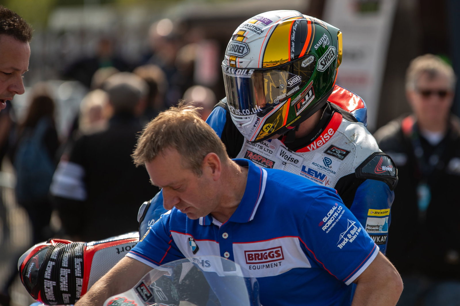 Hickman sees off Harrison for maiden Supersport Isle of Man TT triumph