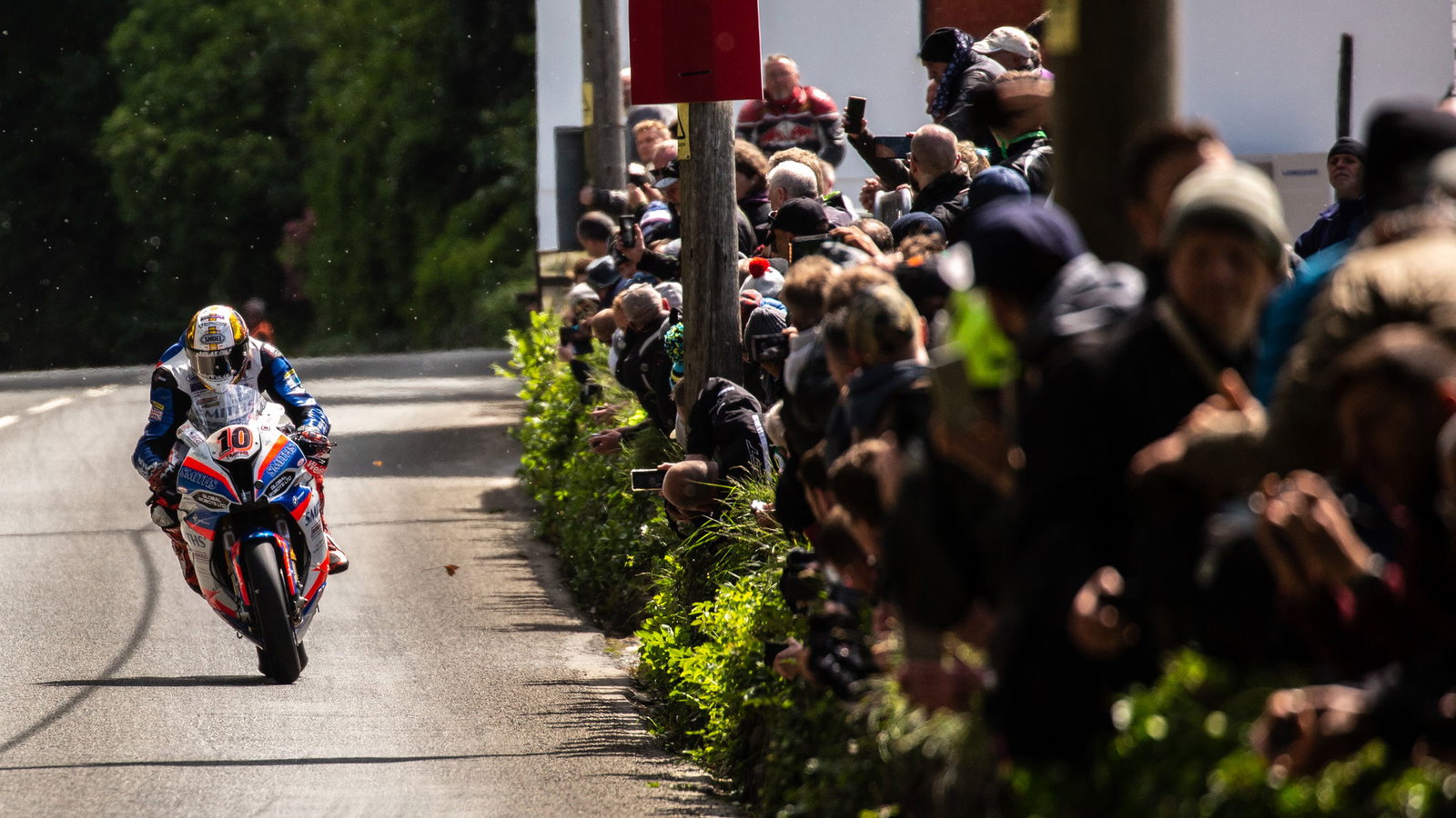 Peter Hickman, Smiths Racing BMW, Isle of Man TT,