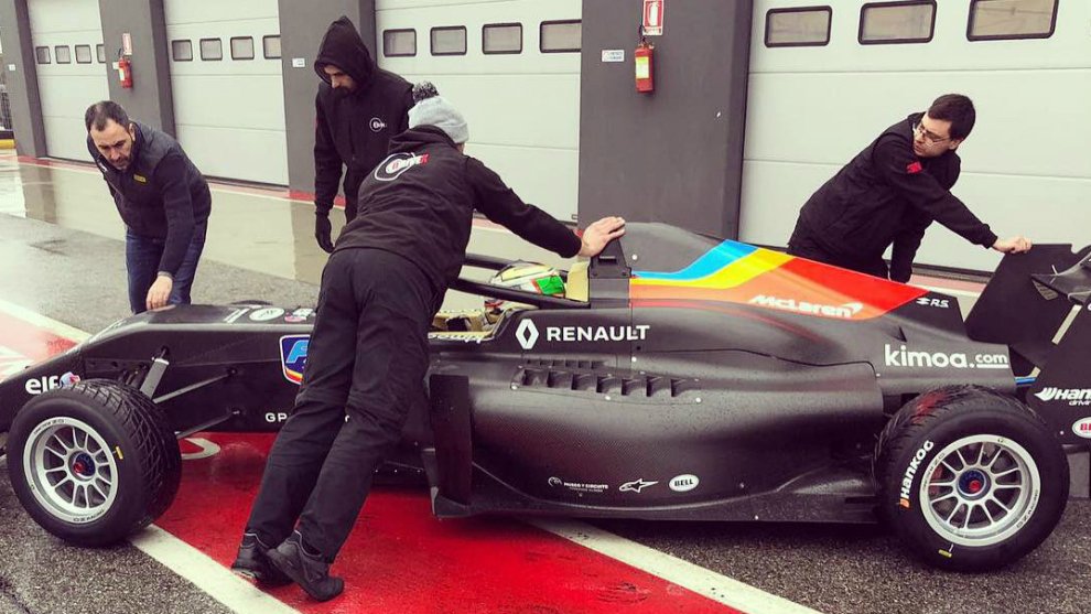 Max Fewtrell continues as Renault F1 junior, moves into FIA F3