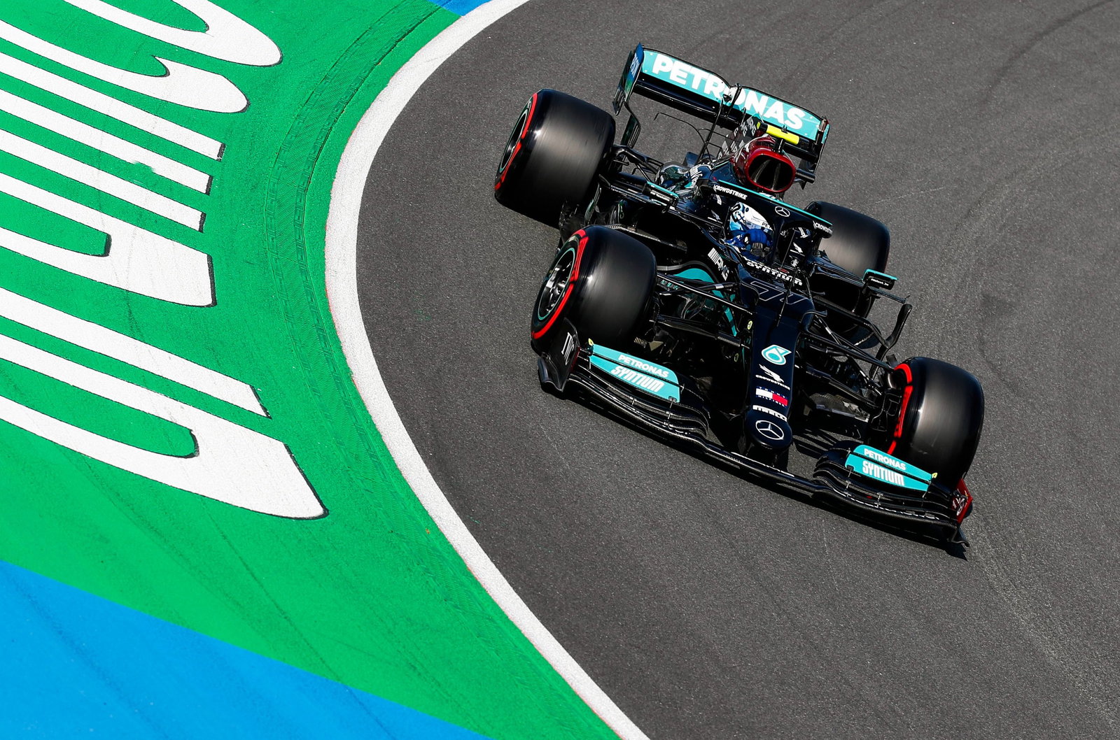 Wolff admits Mercedes got F1 strategy wrong: “We didn’t time it right”