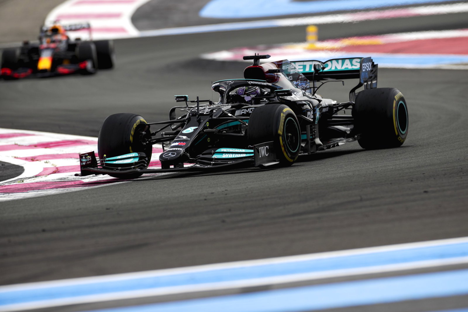 How Red Bull’s “ballsy call” on French GP F1 strategy was made