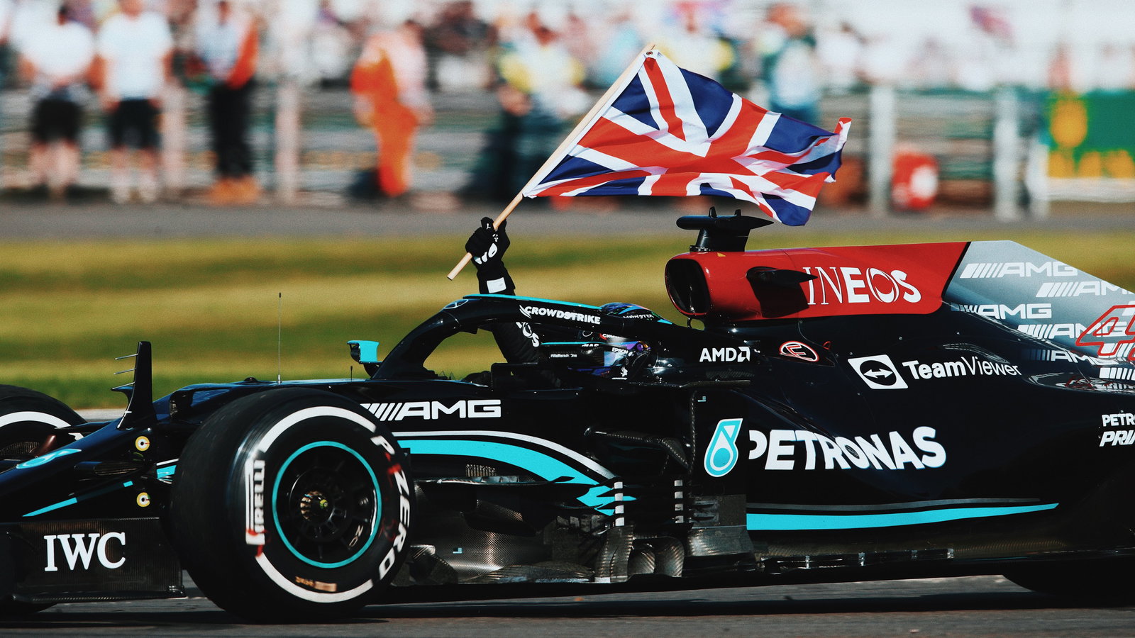 Mercedes, F1 and FIA condemn racist abuse aimed at Lewis Hamilton