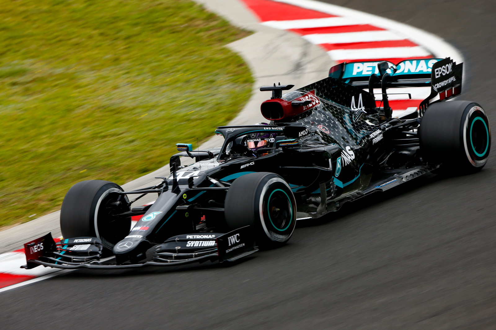 Hungarian GP: Vettel fastest in wet second practice session