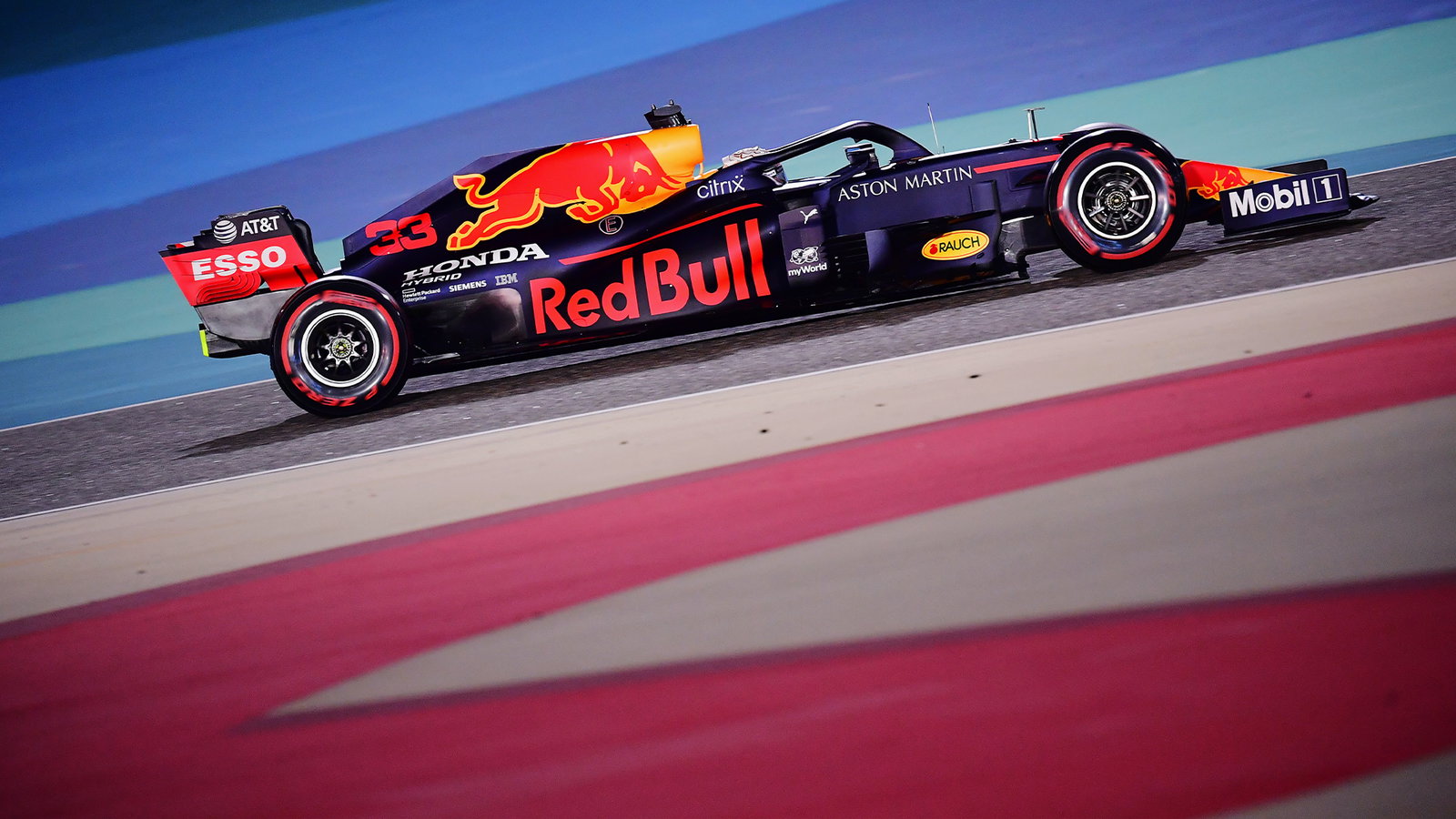 Ricciardo hopes to “bully” Perez at start of Bahrain F1 GP