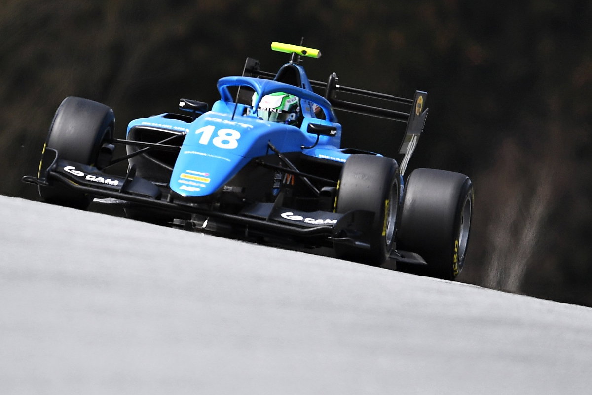 Honda junior Yuki Tsunoda mencetak kemenangan perdana FIA Formula 3 di Monza