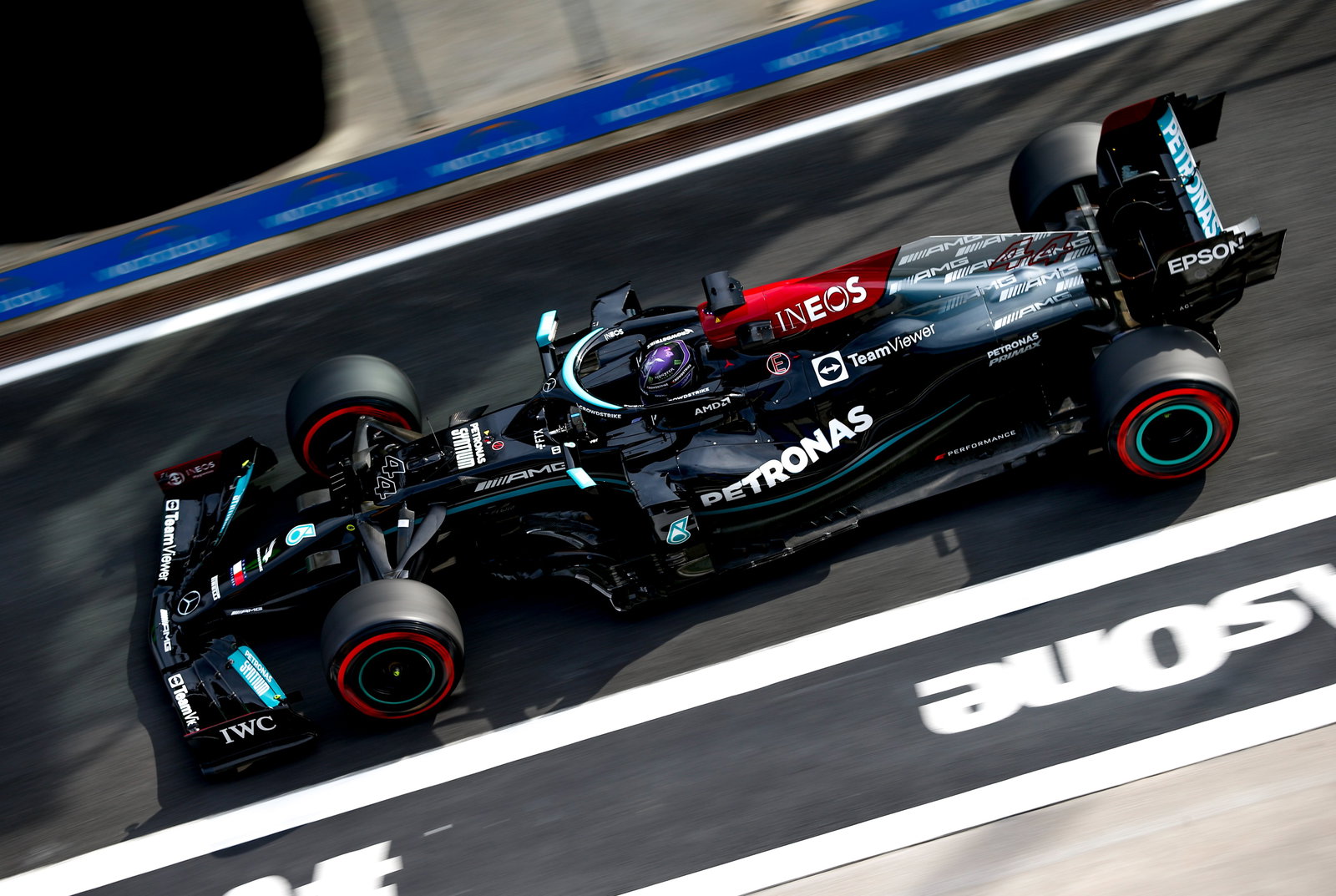 No change of approach for Hamilton despite lingering penalty for F1’s Turkish GP