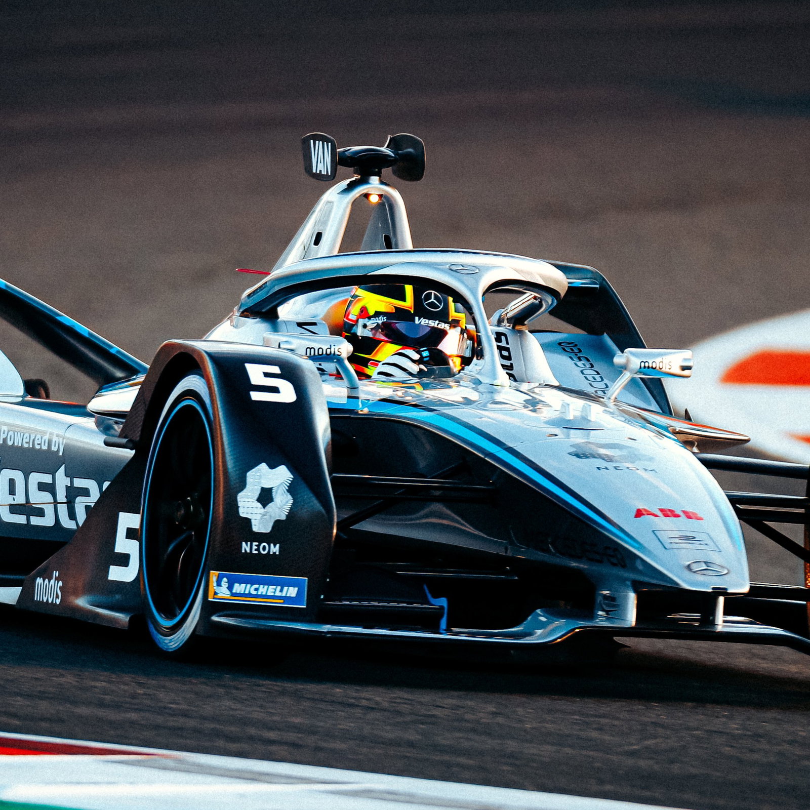 De Vries Akui Mercedes Tak Cukup Cepat pada Race 2 E-Prix Diriyah