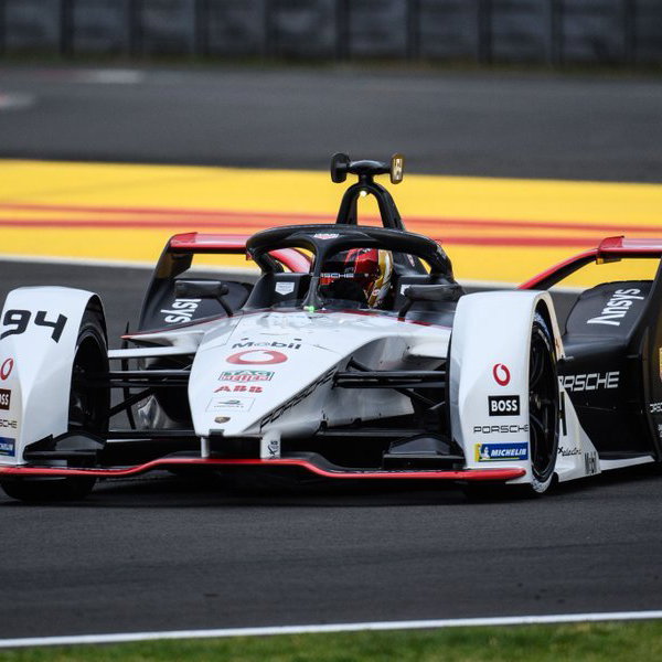 Bintang YouTube MrBeast tampil memukau di acara Formula E di Miami