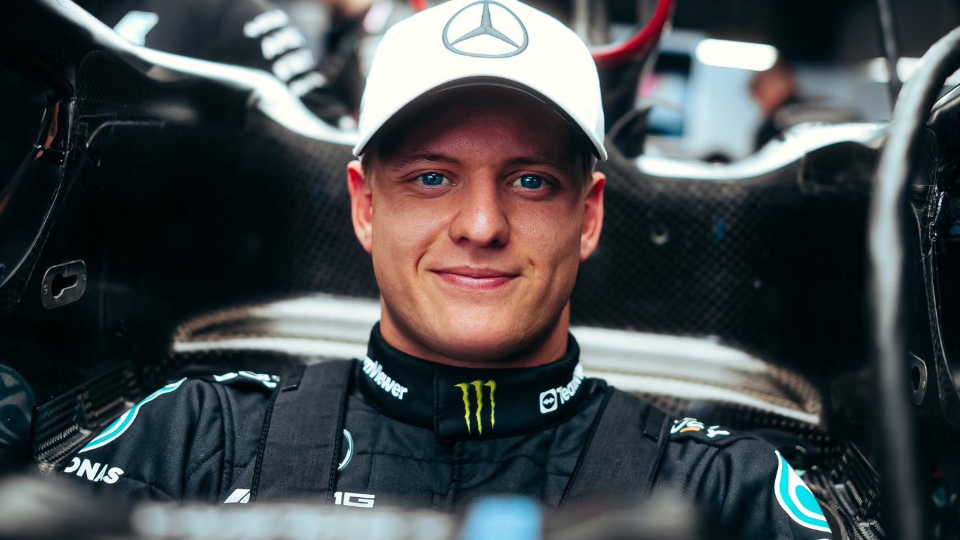 Schumacher Lakoni Debut Mercedes pada Tes Pirelli