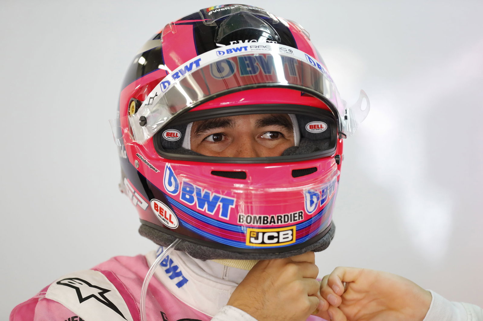 'Hanya manusia' Lewis Hamilton berjanji untuk 'mengambil pelajaran' dari penalti F1 GP Rusia