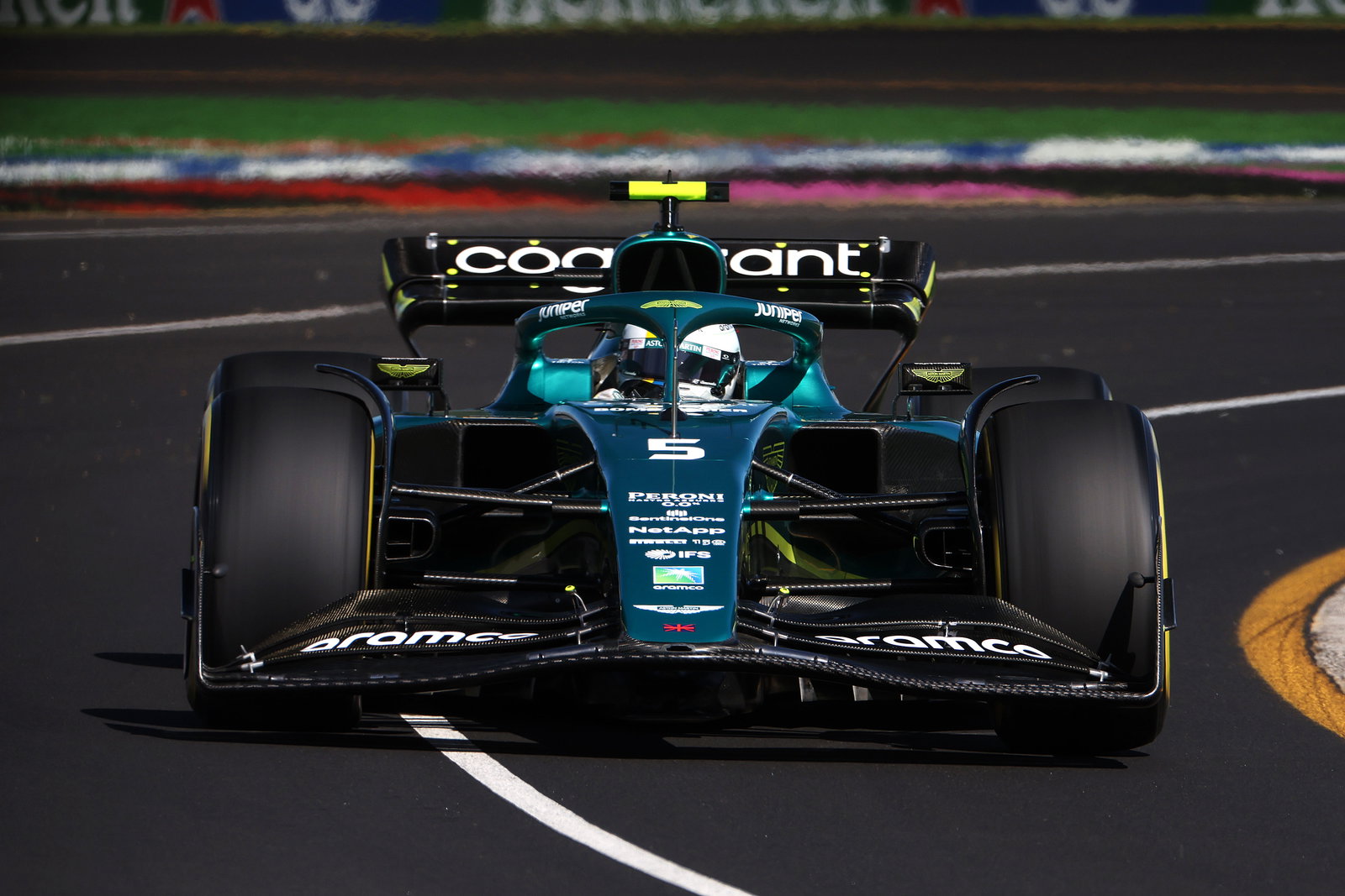 Hamilton-Verstappen Tanggapi Larangan Perhiasan F1 dengan Humor