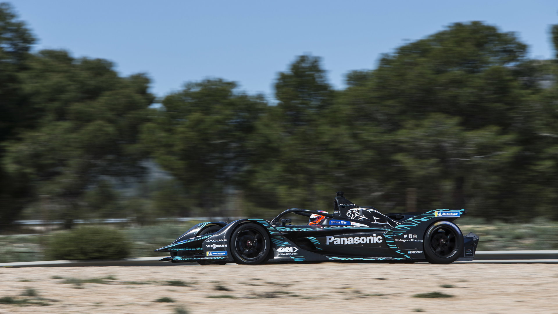 Mitch Evans menyebut mobil Formula E baru 'binatang yang berbeda' setelah tes perdananya