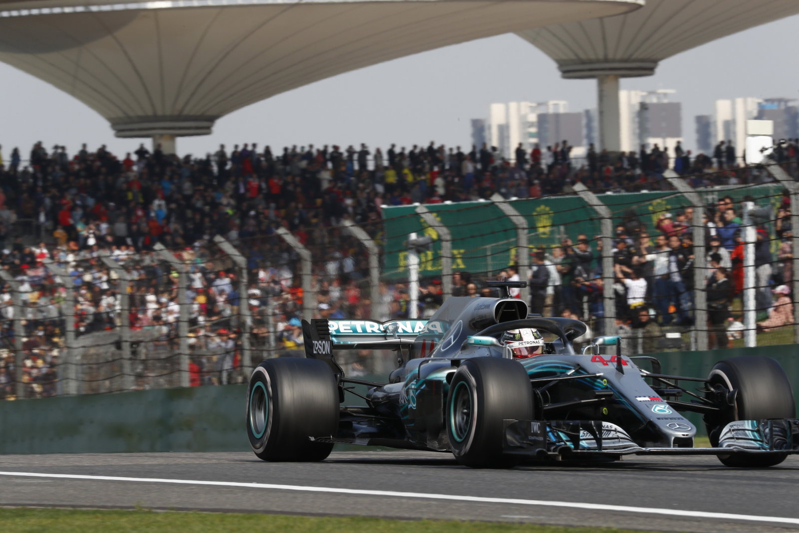 Valtteri Bottas merasa dia pantas mendapatkan kemenangan F1 China; Wolff banyak memuji