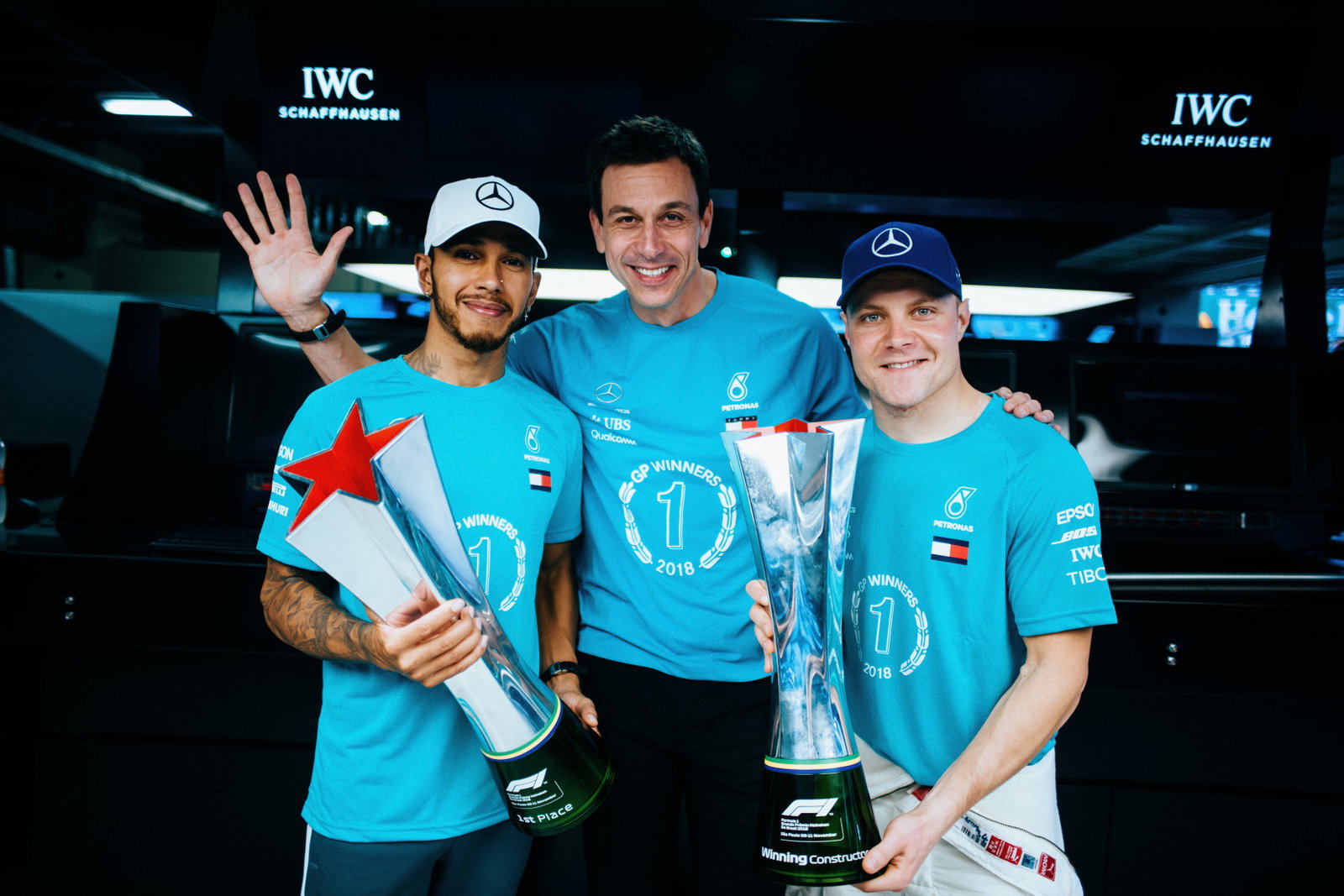 Mercedes merayakan gelar ganda kelima F1 dengan penghargaan Niki Lauda