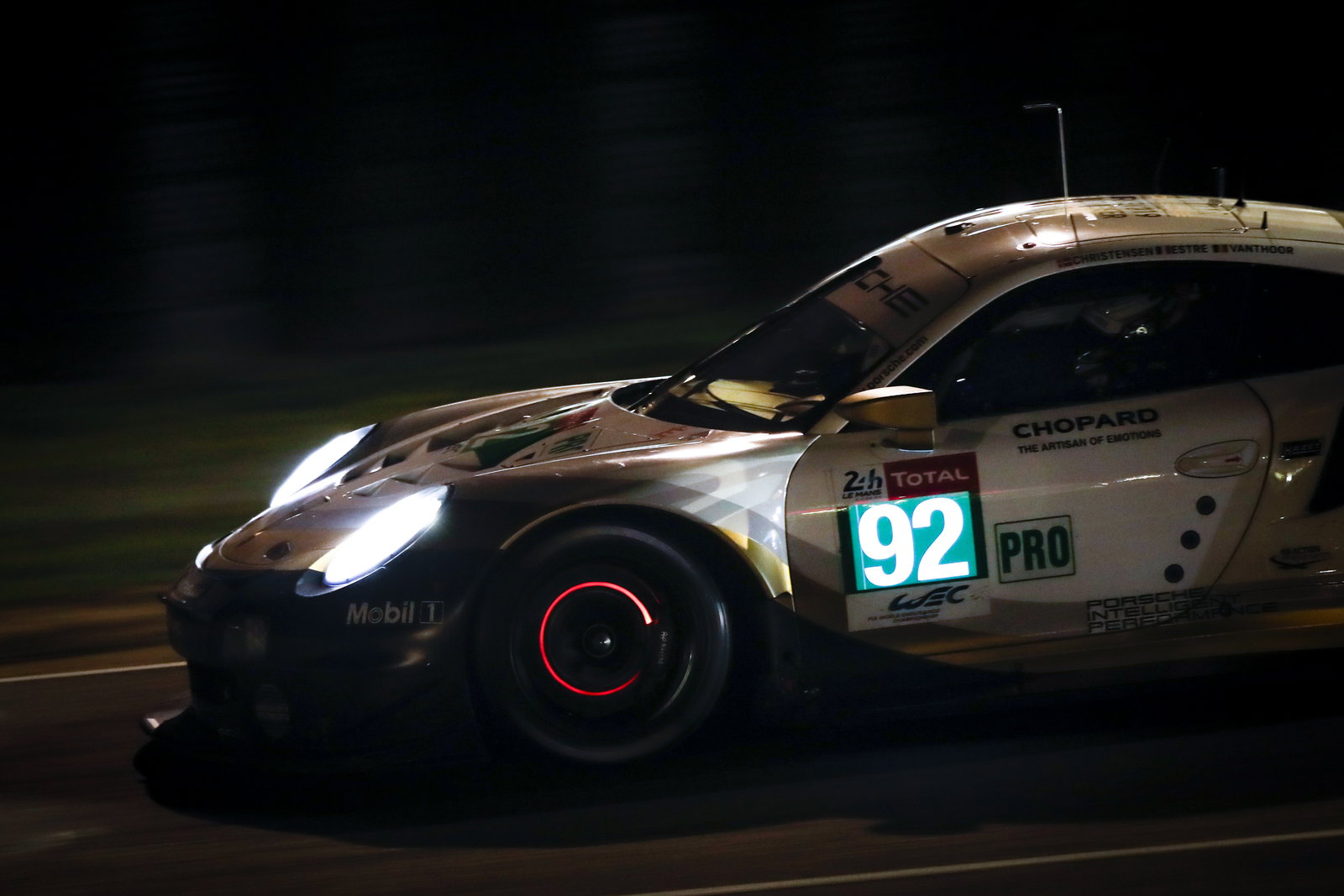 Mike Conway reclaims lead in #7 Toyota as night falls at Le Mans