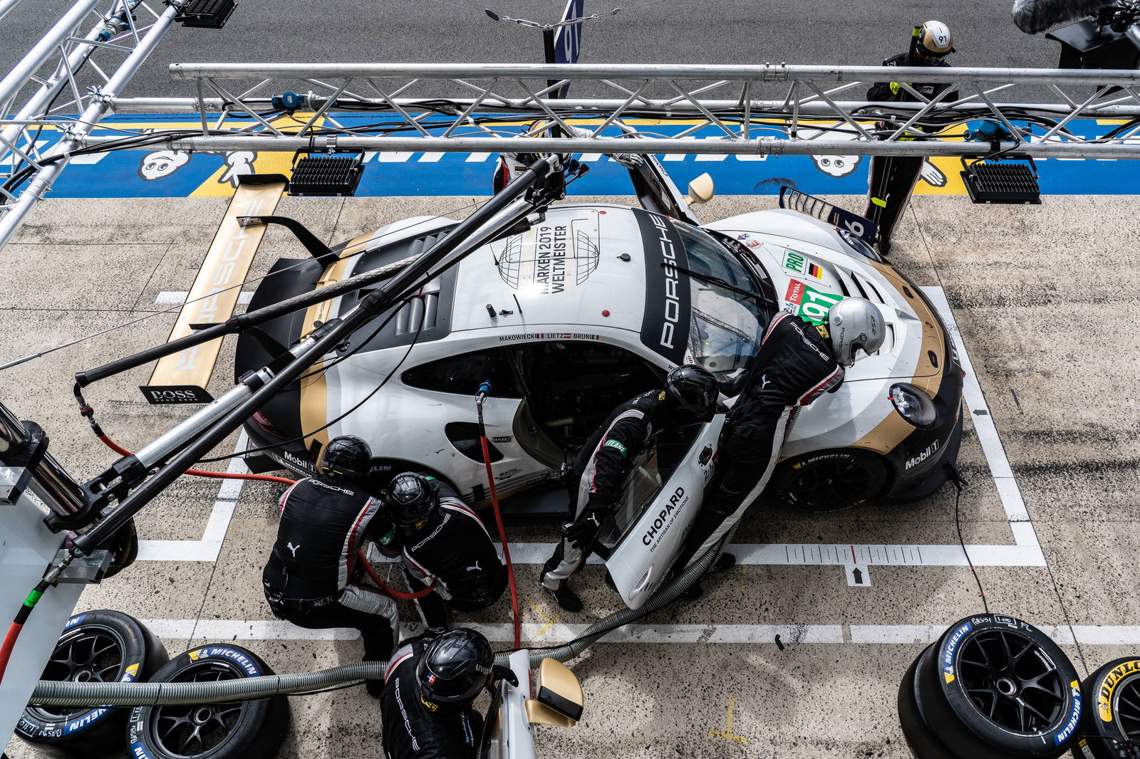 Toyota # 7 mempertahankan keunggulan Le Mans saat Ferrari melaju dengan jelas di GTE-Pro