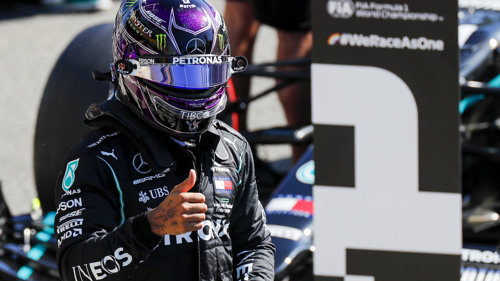 Mercedes berpesta di GP Italia meski F1 melarang 'mode kualifikasi'