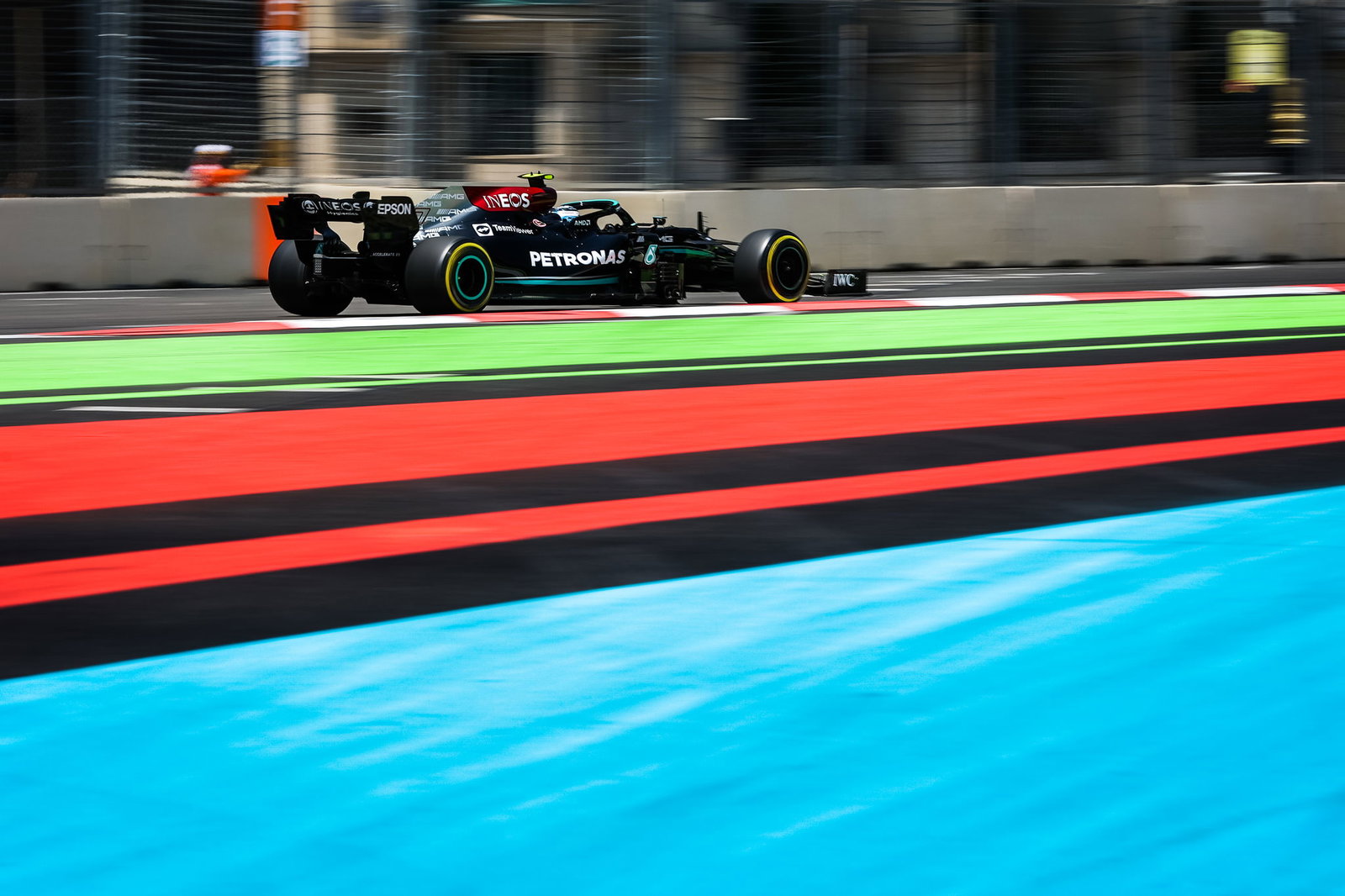 Binotto: Ferrari ‘expected better’ from “difficult” F1 Azerbaijan GP