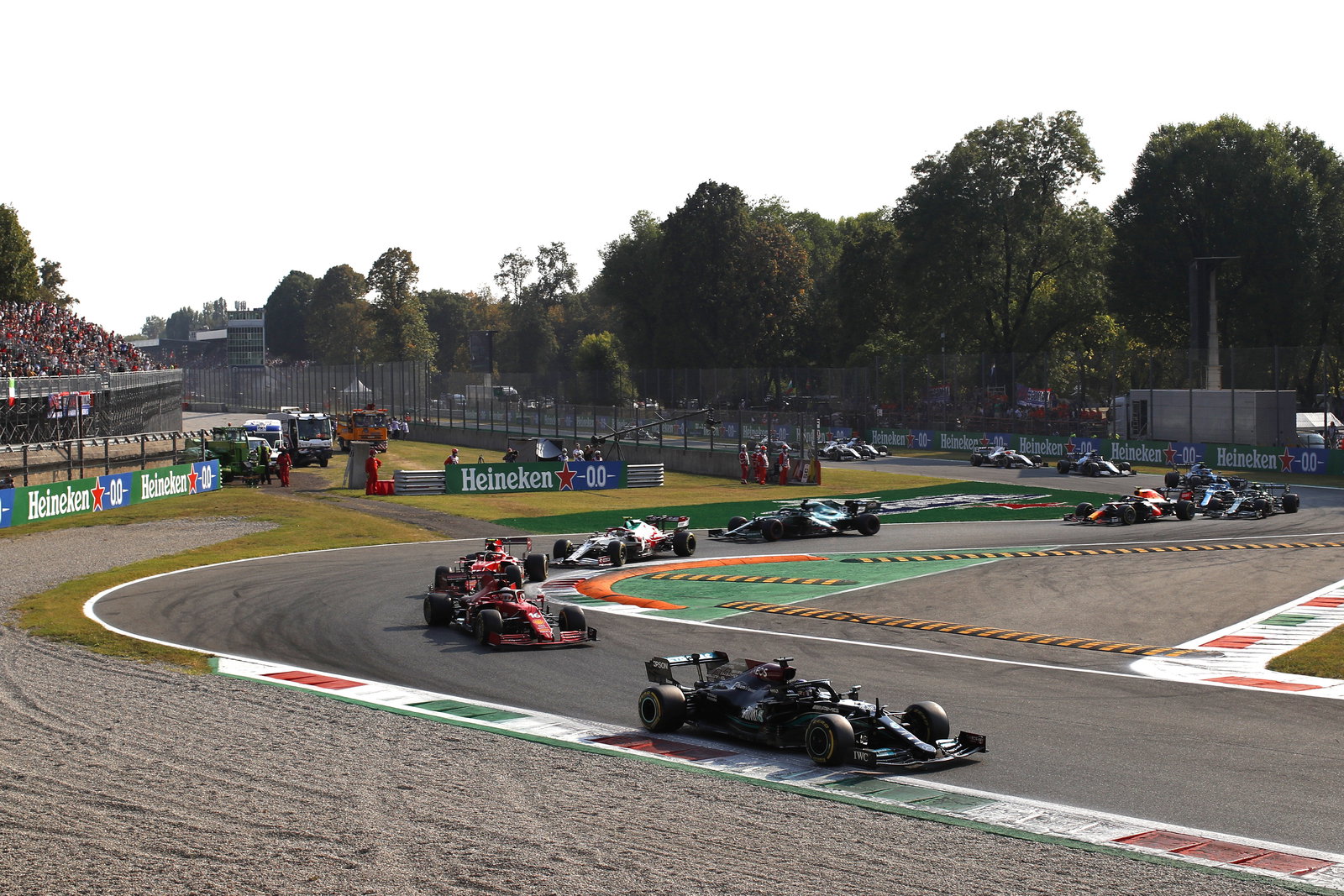 Why Albon chose Williams for F1 return - and owes Russell “a couple of beers”
