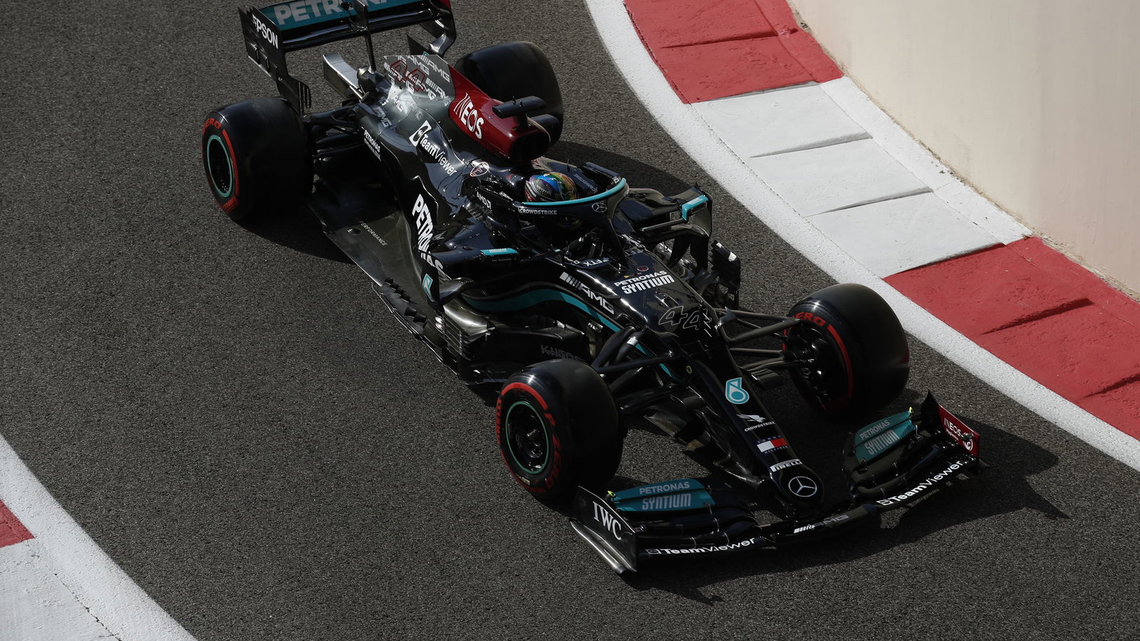 F1 Abu Dhabi GP: Lewis Hamilton outpaces Max Verstappen in final practice