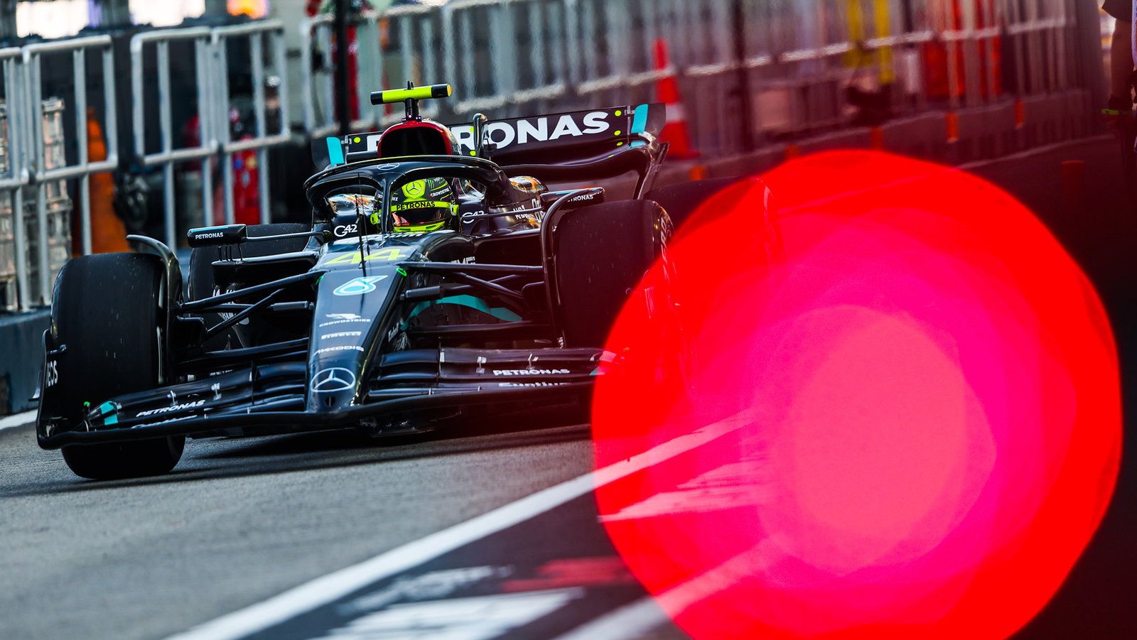 Lewis Hamilton admits current Mercedes is “hardest” car to get right in his entire F1 career
