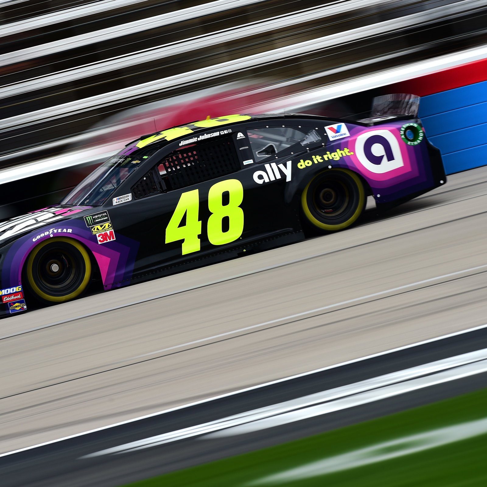 Clint Bowyer mendidih setelah kontroversi kualifikasi Texas