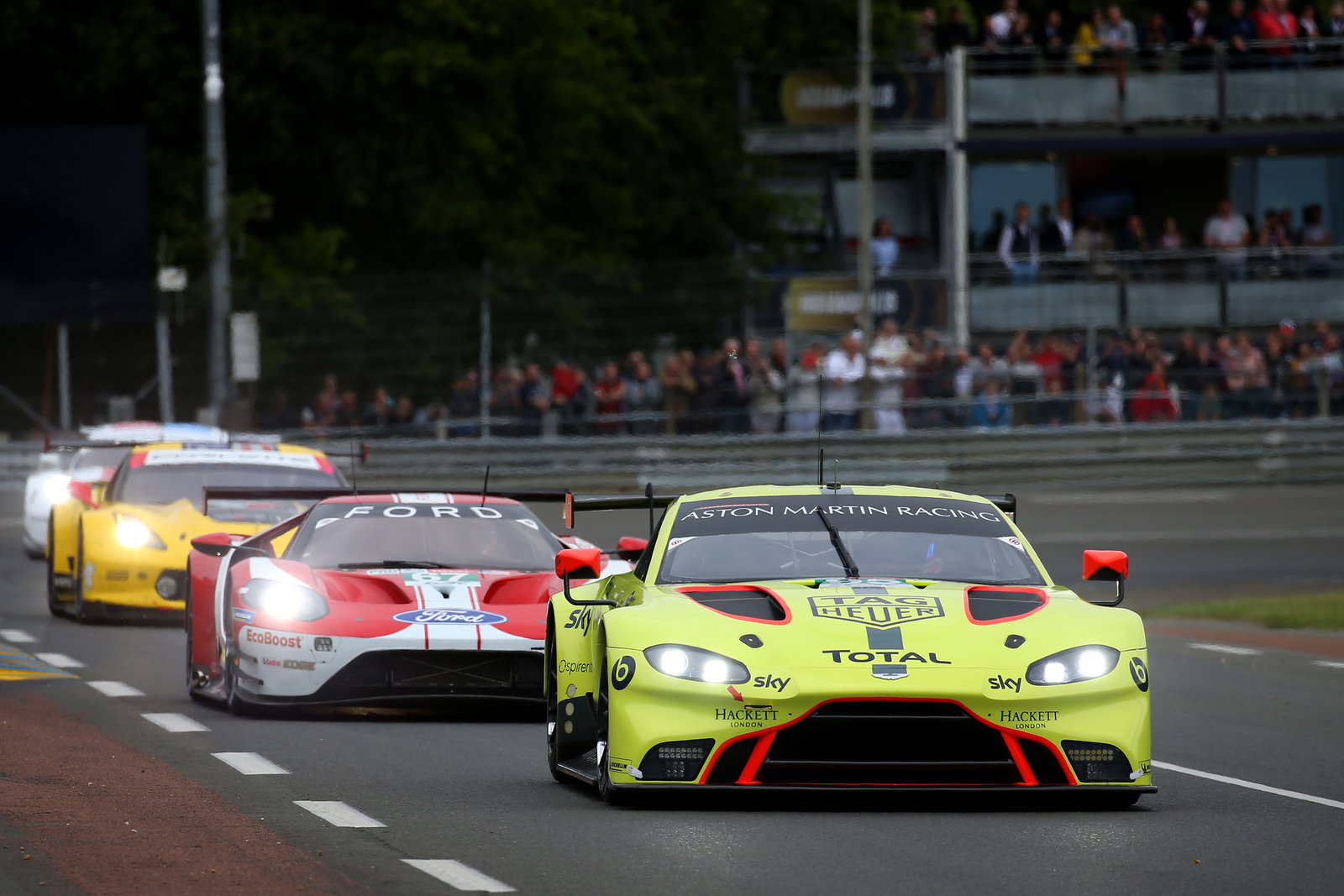 Mike Conway reclaims lead in #7 Toyota as night falls at Le Mans
