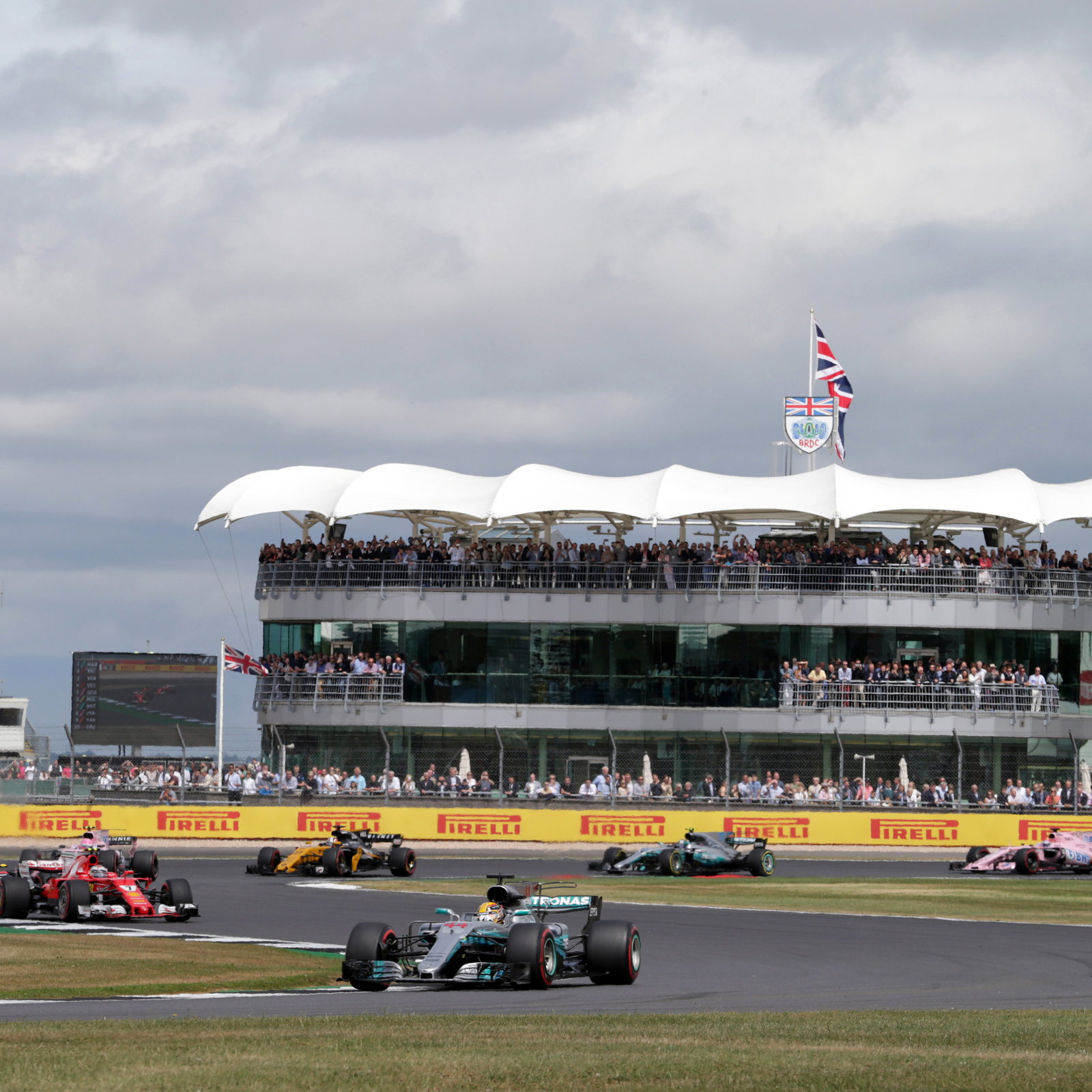 Warwick: F1 has become 'too vanilla', let them race