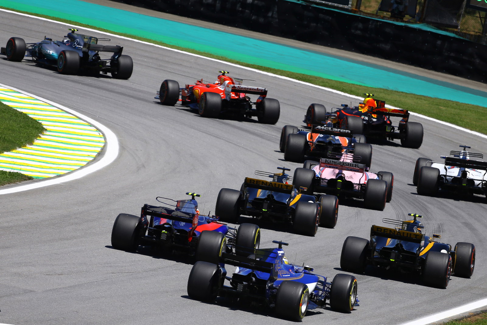 Hamilton: Mercedes cannot afford to stand still ahead of tougher F1 title fight