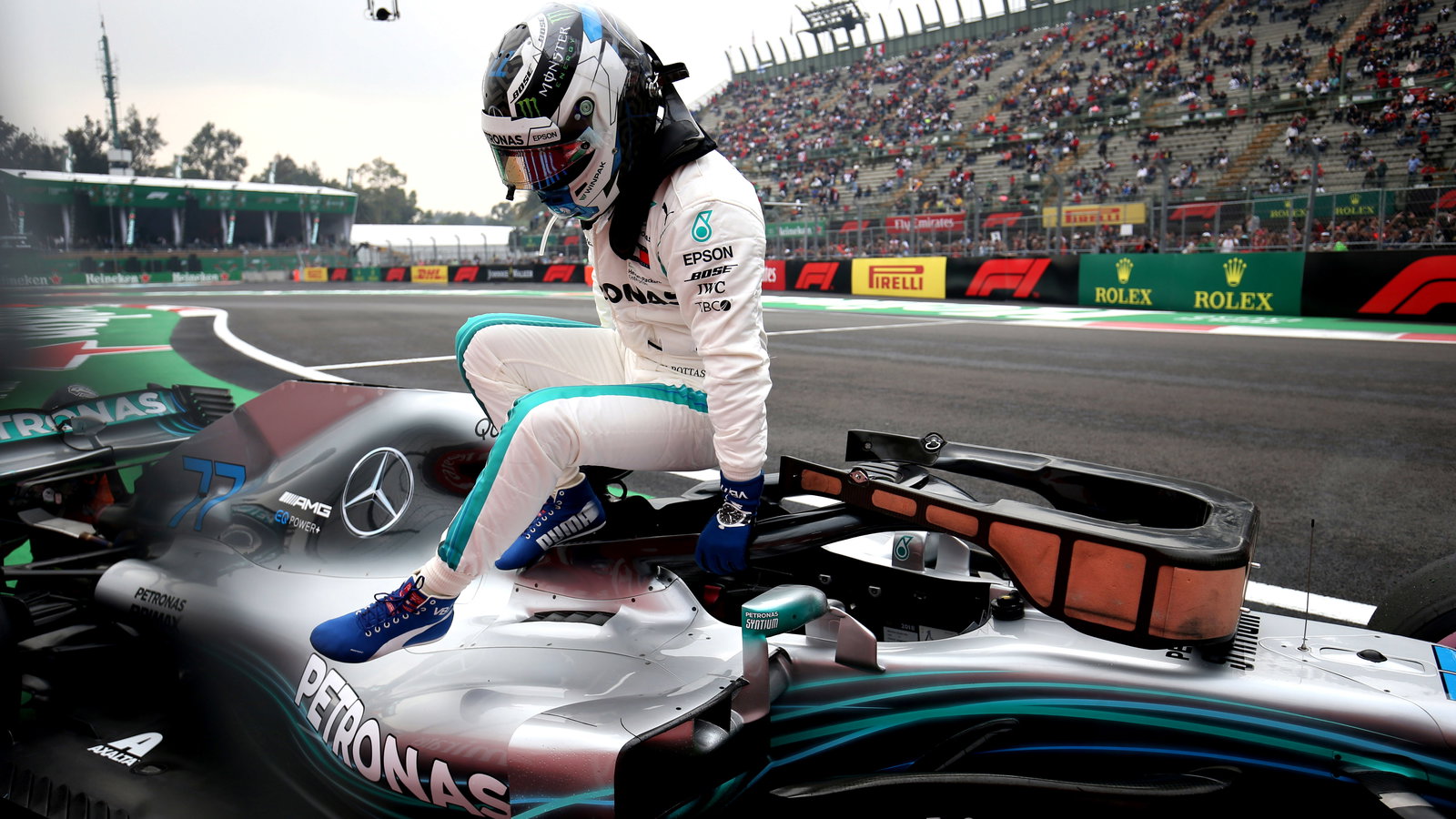 Mercedes 'tidak di tempat yang menyenangkan', Bottas menghindari penalti mesin
