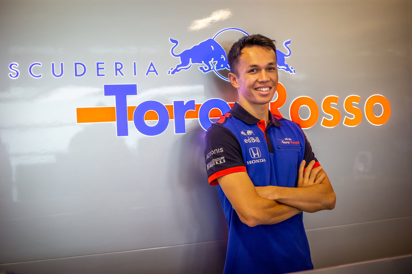 Alexander Albon pays half-tribute to Valentino Rossi with F1 number