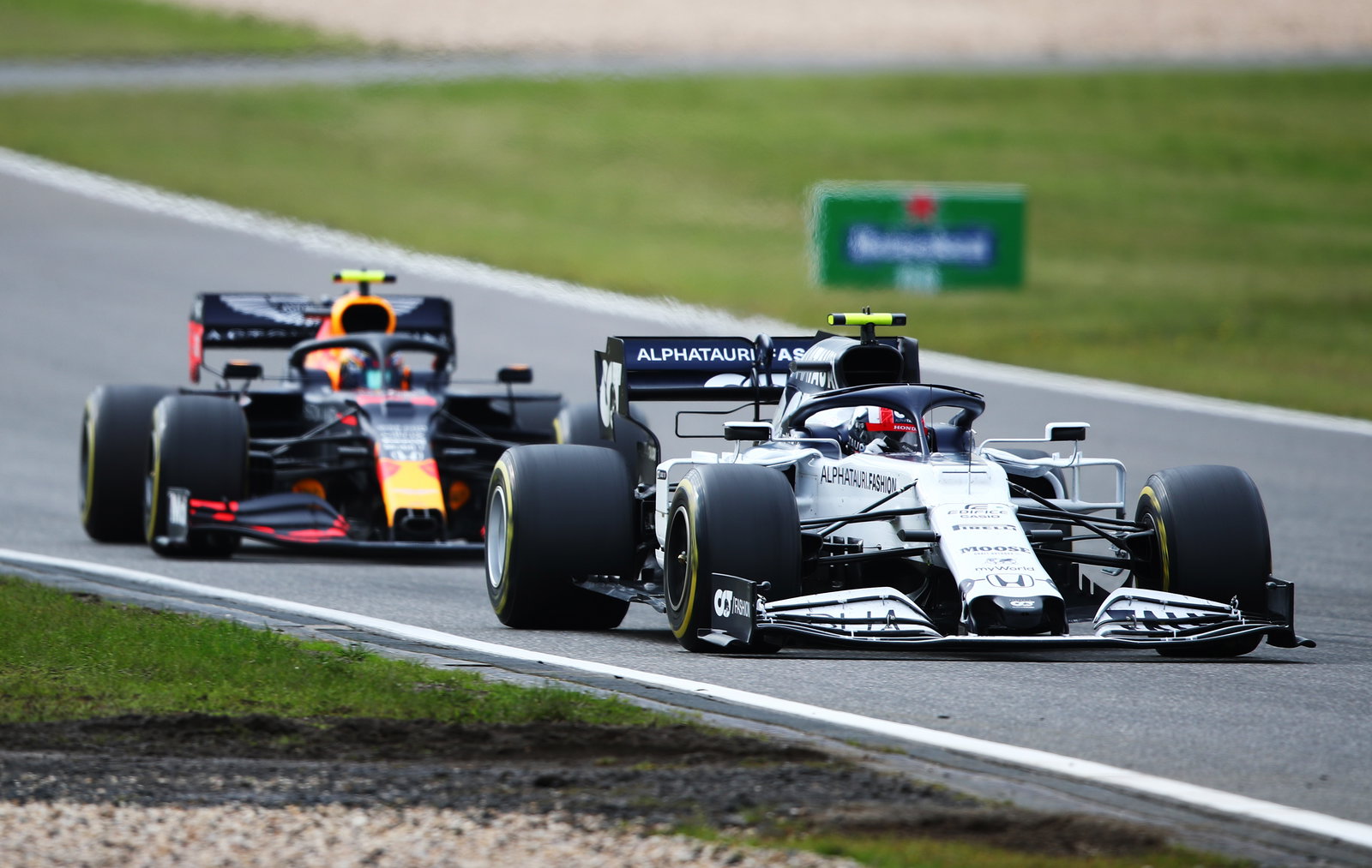 'Tidak adil' untuk mengatakan Hamilton hanya menang karena dia punya mobil F1 terbaik - Wolff