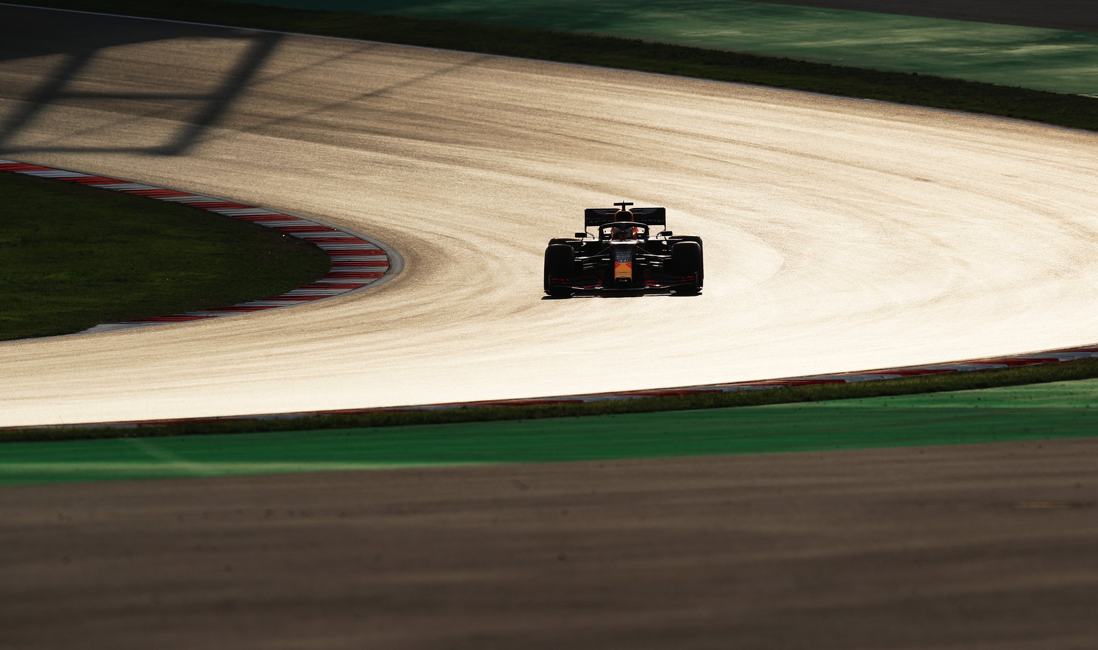 Leclerc bertujuan untuk memaksimalkan kecepatan Ferrari F1 setelah hari Jumat yang mengesankan di Turki