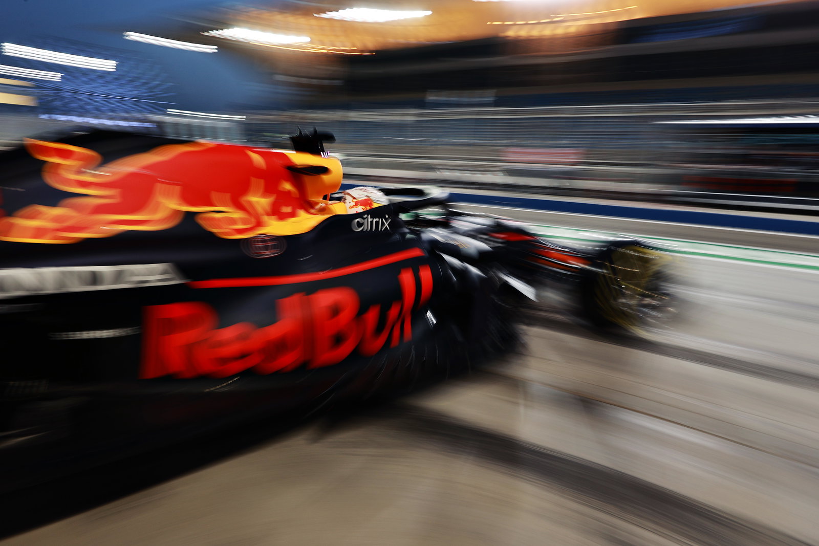 Sainz “surprised” by 'tight' quali simulations in Bahrain F1 practice