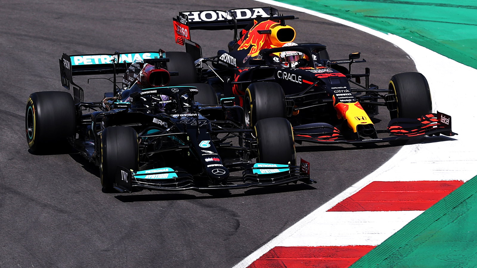 Lewis Hamilton dan Max Verstappen Sepakat 'Main Bersih' Saat Balapan