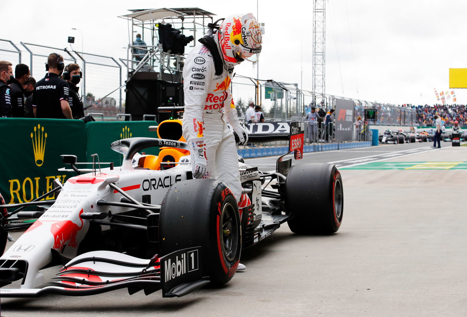 Ganti Komponen Power Unit, Ricciardo Start dari Belakang Grid