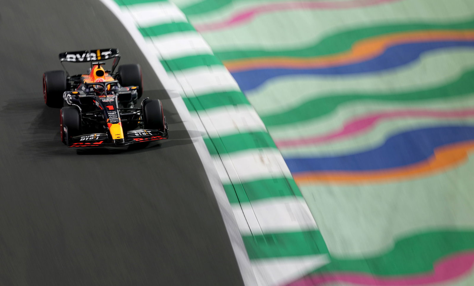 Apakah Mercedes Melaporkan Alonso ke FIA di Arab Saudi?