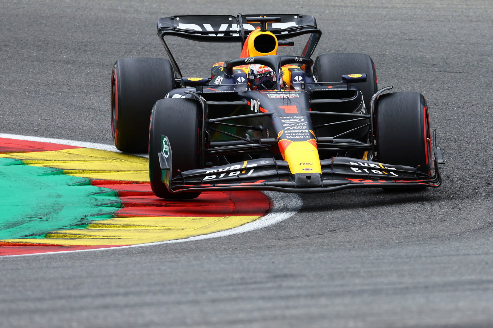 Max Verstappen dalam pertukaran radio tim yang lebih canggung di F1 Grand Prix Belgia