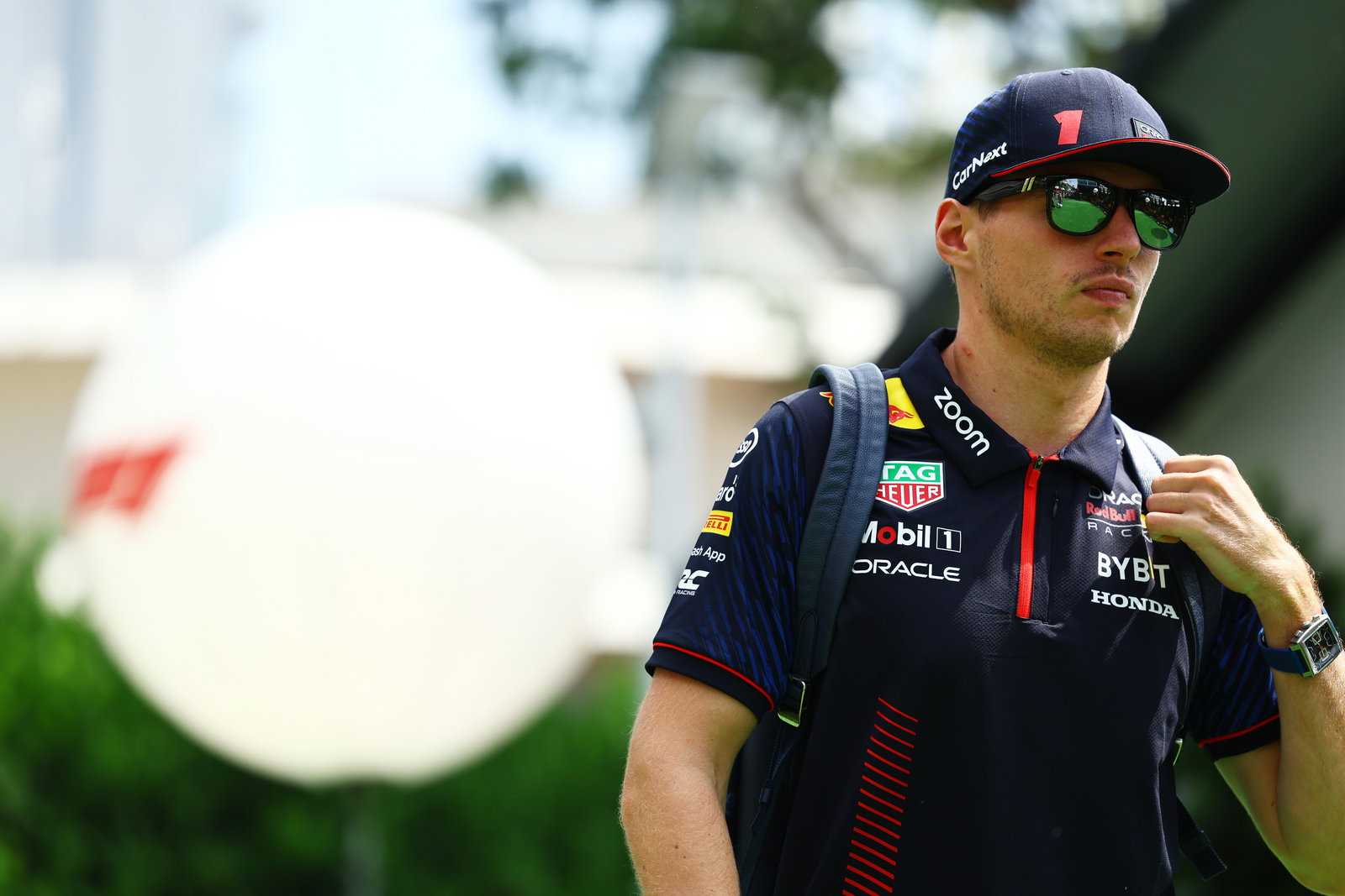 Mercedes respond to team ‘absence’ from Lewis Hamilton podium celebration claims at F1 Singapore GP