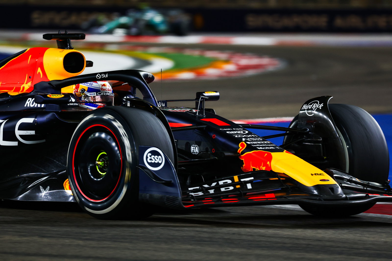 Lewis Hamilton’s theory - and warning - about Red Bull's F1 Singapore GP blip