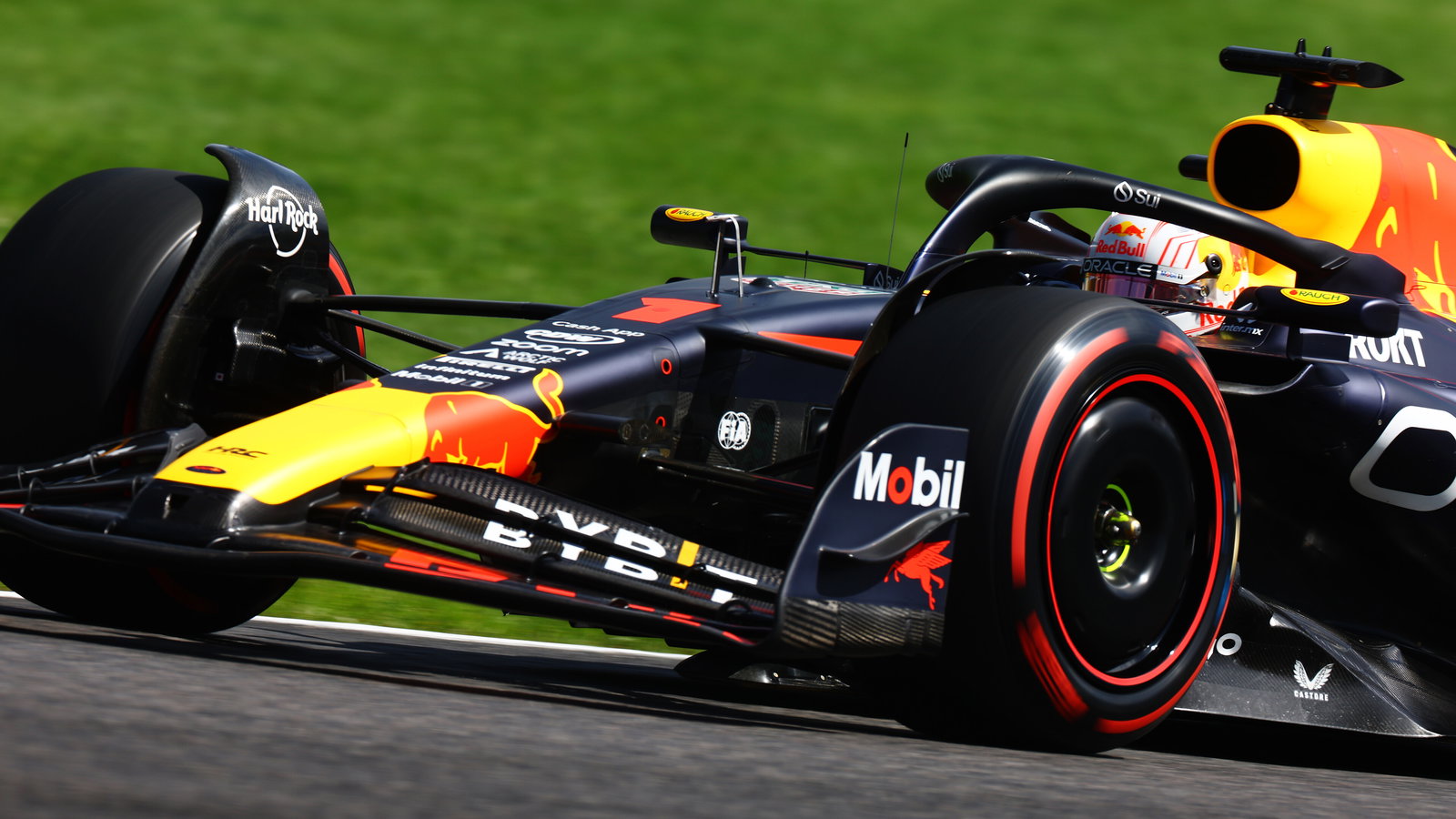 F1 Japanese GP: Max Verstappen beats Oscar Piastri and Lando Norris for stunning pole position