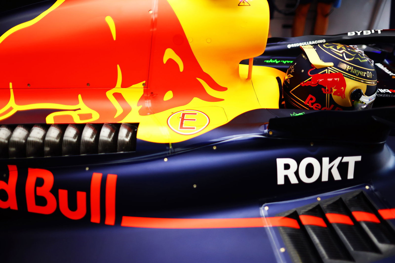 Lewis Hamilton points finger at 'people who do not support' Sergio Perez within Red Bull