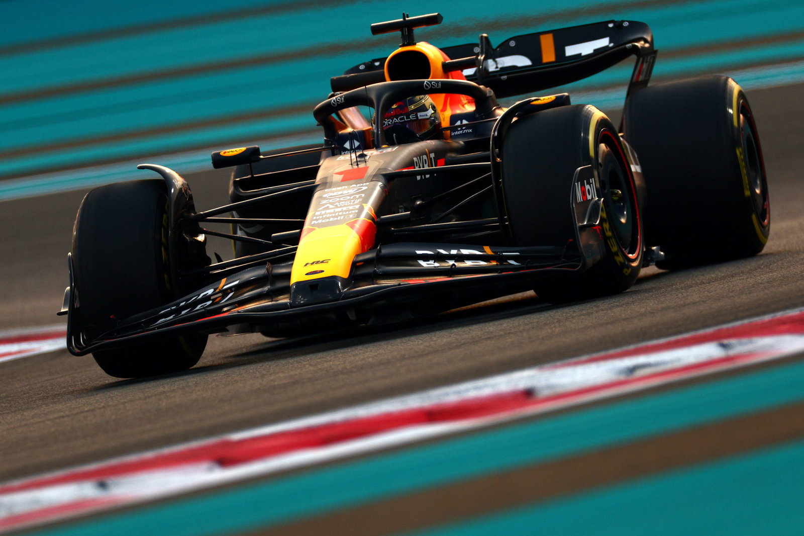F1 GP Abu Dhabi: Russell Pimpin Duo McLaren, Red Bull Kesulitan