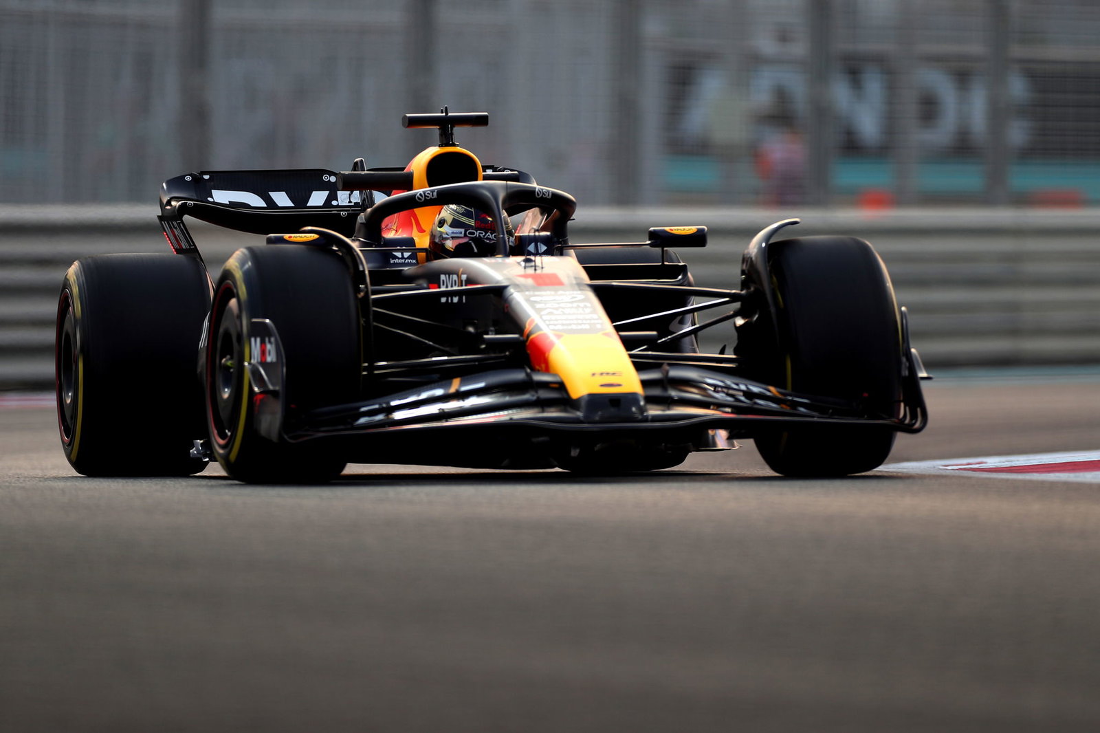 Russell Bercanda Soal Tes 'Rahasia' Mercedes di Abu Dhabi