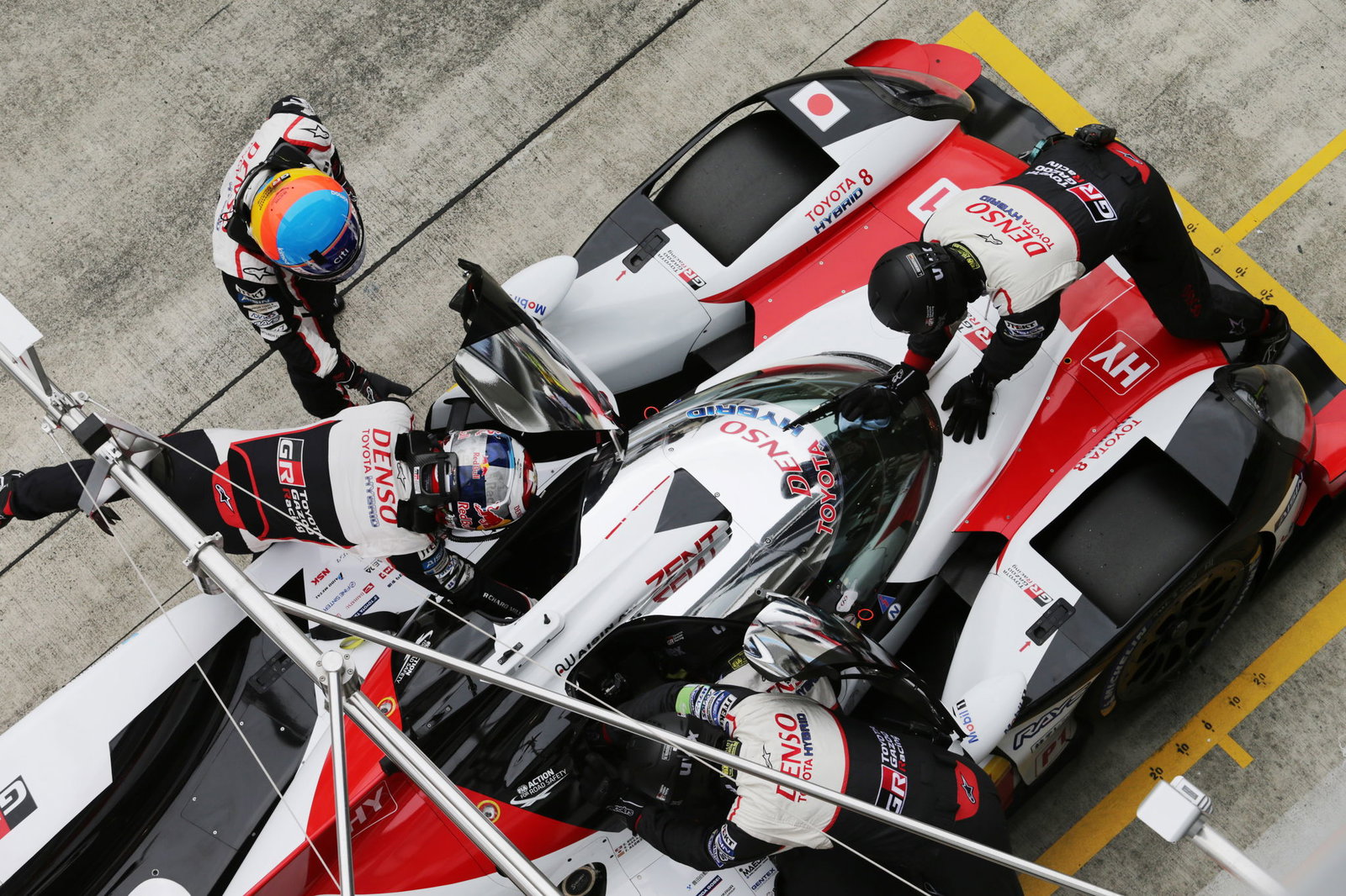 Alonso, Buemi mewarisi tiang Fuji WEC setelah Lopez pit lane ngebut
