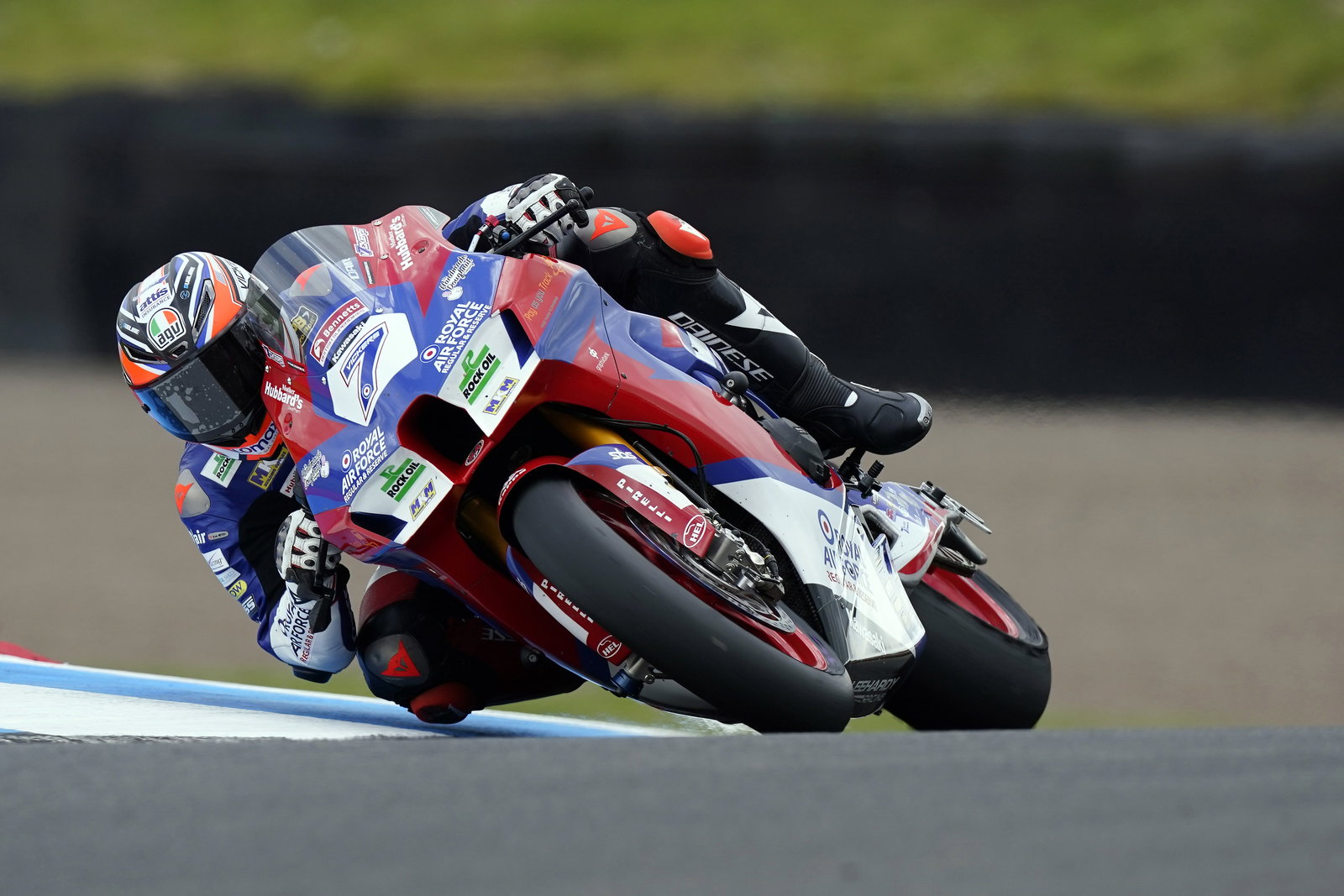 Knockhill BSB: Balapan tiga kecelakaan menghentikan 'kemajuan besar' untuk Glenn Irwin
