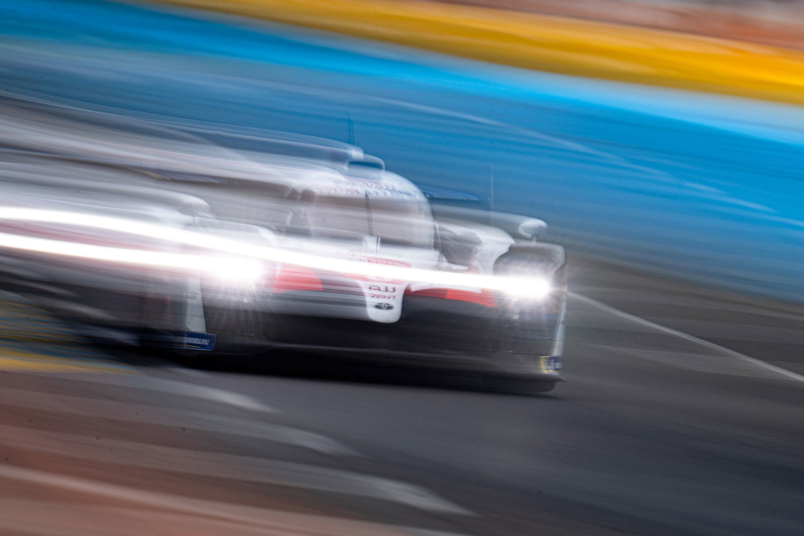 #7 Toyota staying strong at Le Mans as Maldonado crashes out