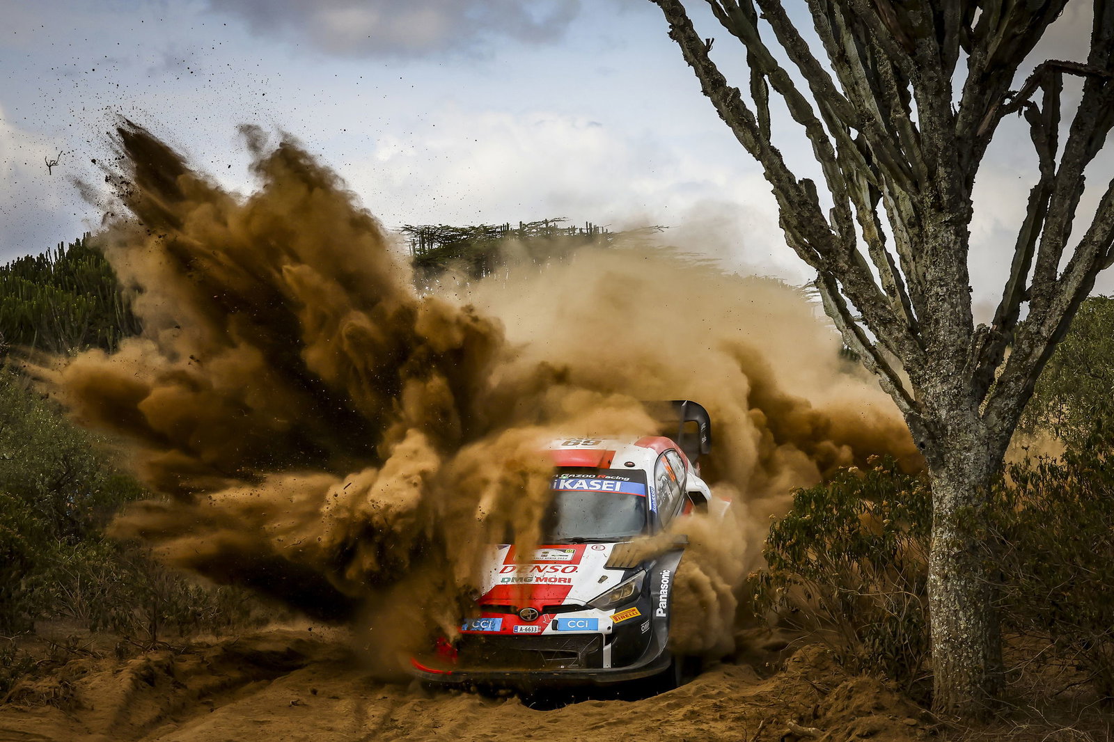 WRC Safari Kenya: Tiga Mobil Rusak, M-Sport Enggan Menyerah
