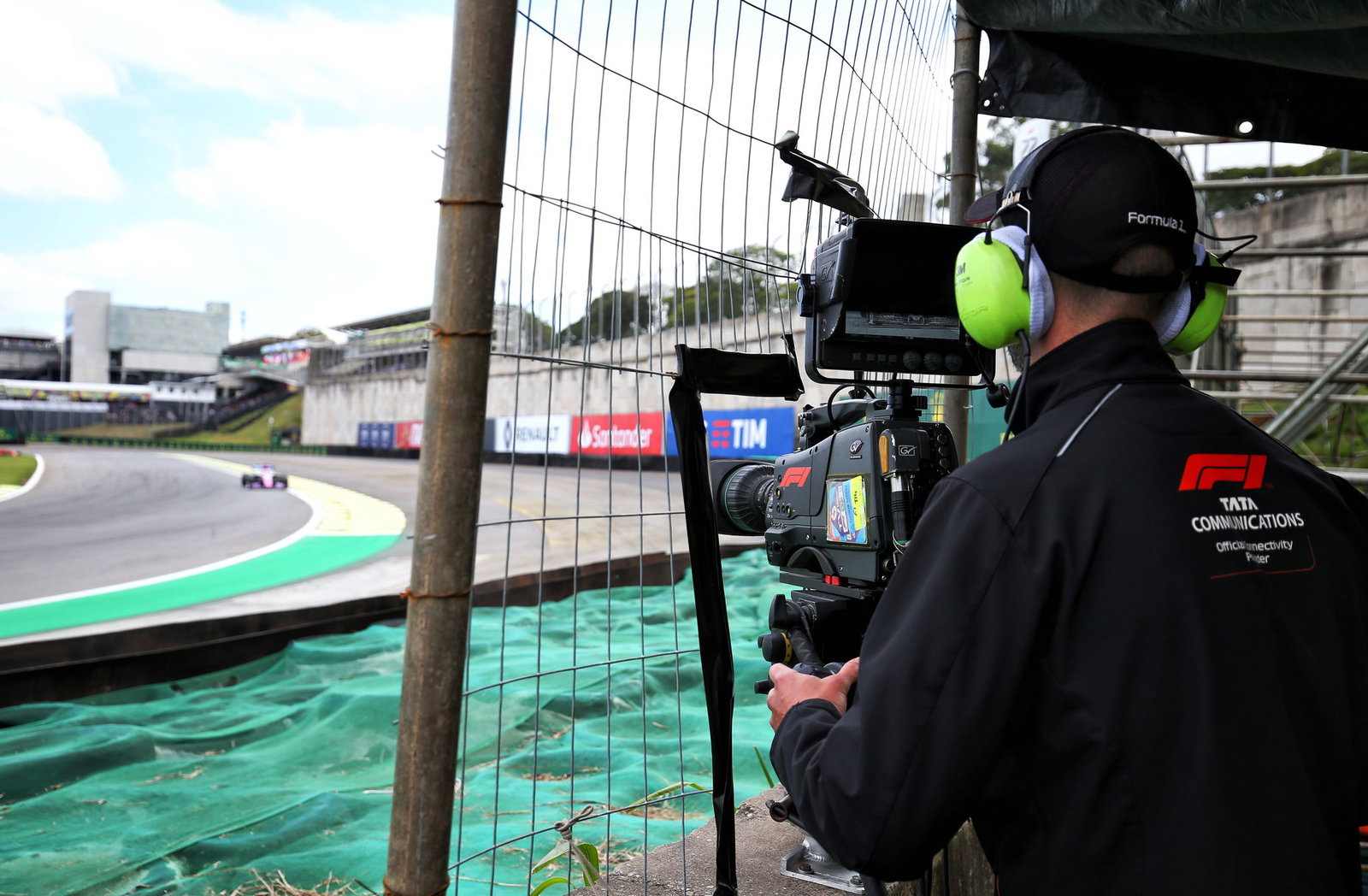 Lewis Hamilton working twice as hard to stay ahead of new generation