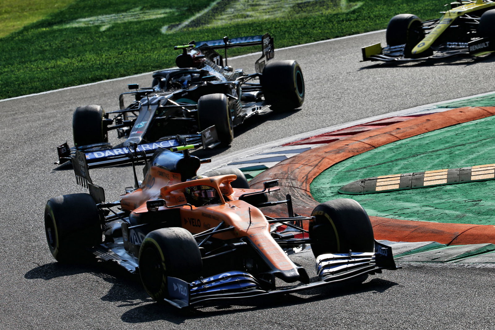 Alfa Romeo reveals 2021 F1 car in Warsaw launch event